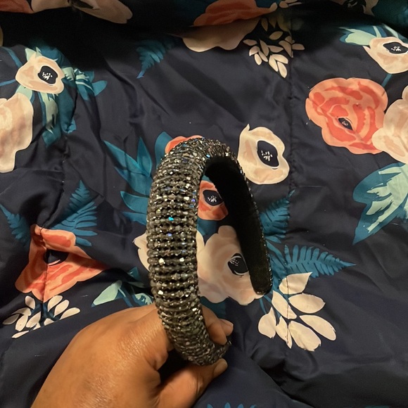 Headbands for sale! 1:Grey 2:Blue 2:regular Jean 2:Jean with the chain. - Picture 4 of 4